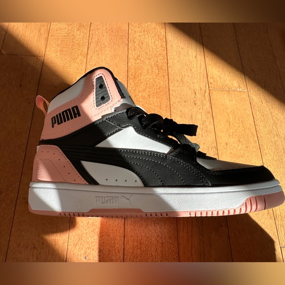 PUMA Rebound Joy - mid top sneakers women’s US 7 NWT - Picture 2 of 7